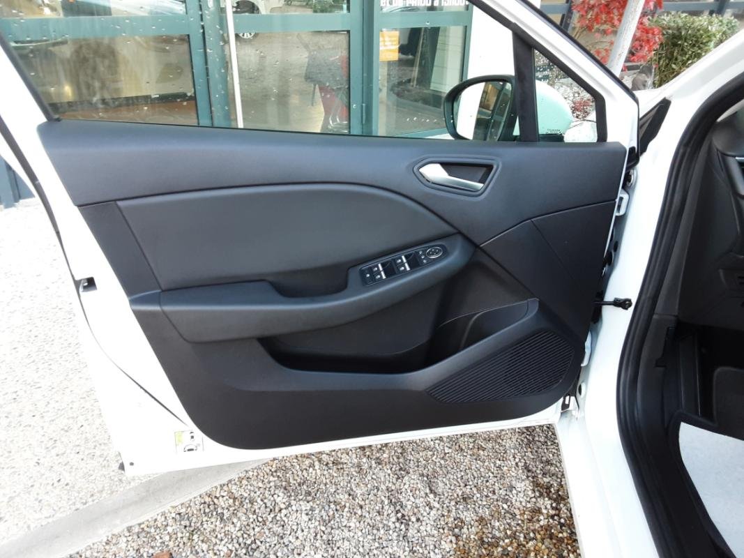 Renault Clio - Photo 18
