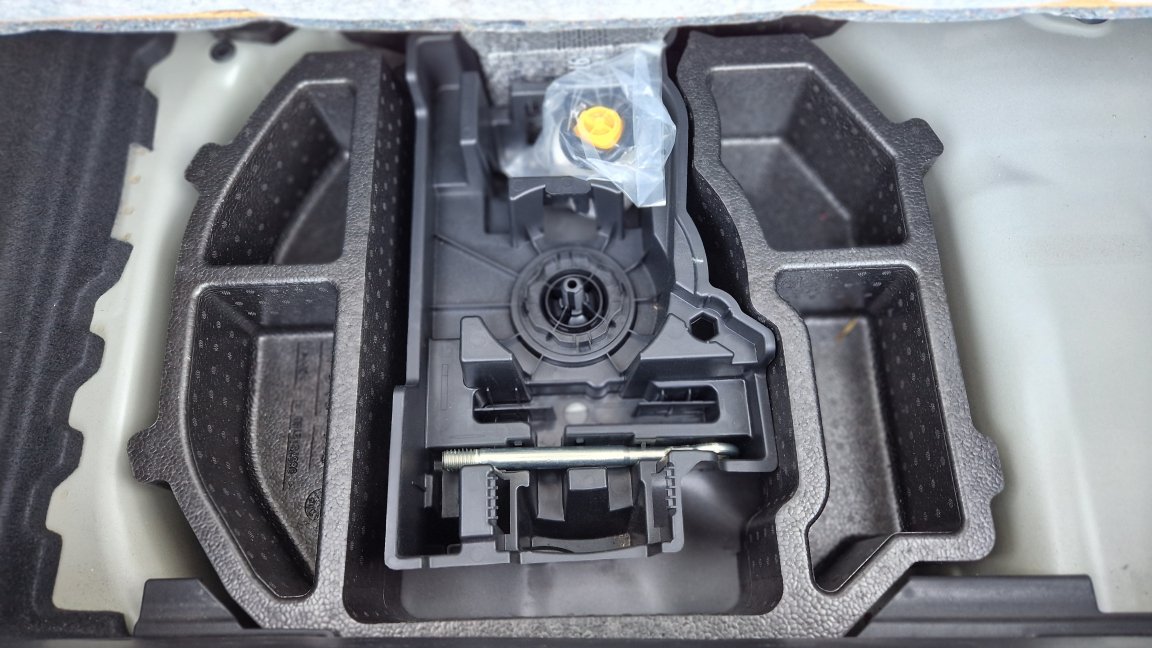 Peugeot 208 - Photo 36