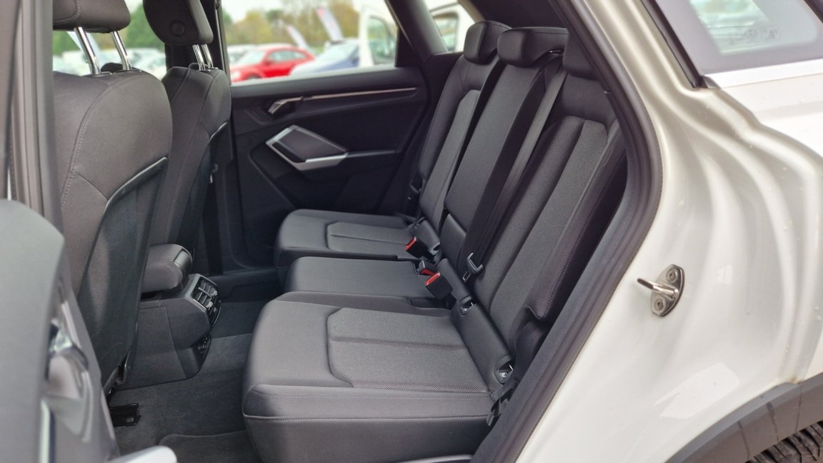 Audi Q3 - Photo 15