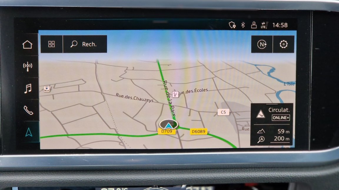 Audi Q3 - Photo 23