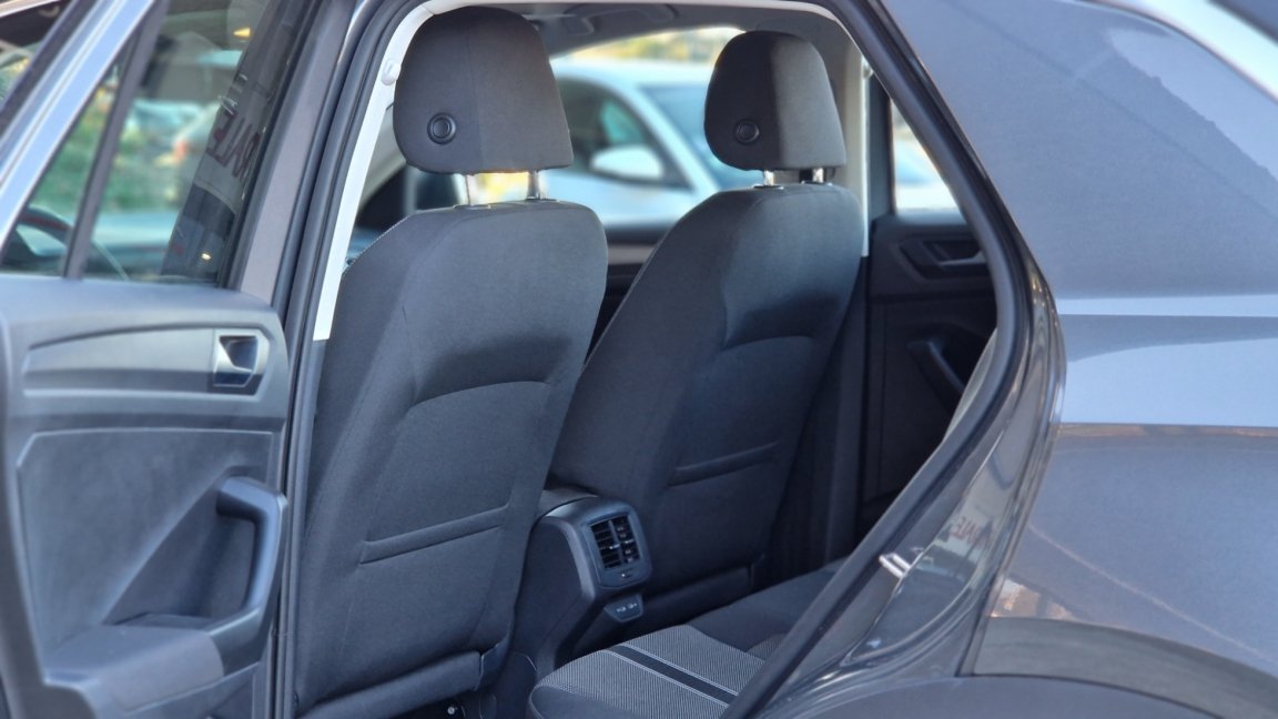 Volkswagen T-Roc - Photo 18
