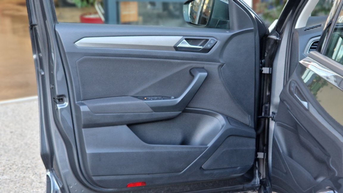 Volkswagen T-Roc - Photo 24