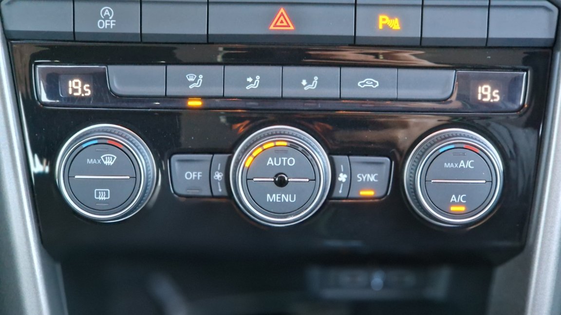 Volkswagen T-Roc - Photo 40