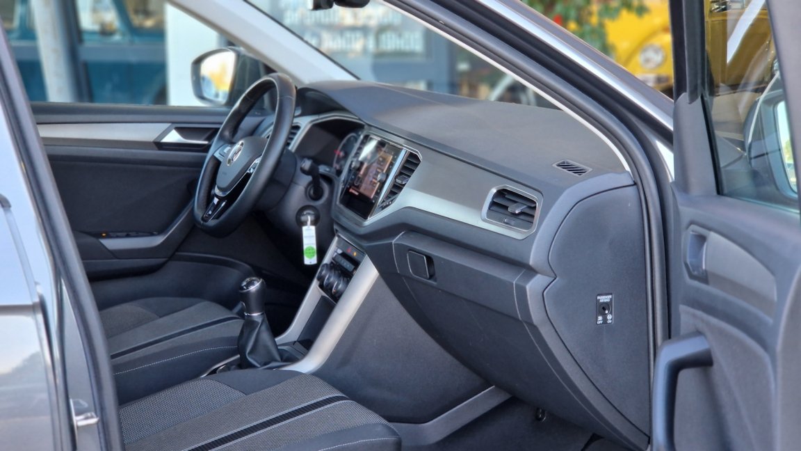 Volkswagen T-Roc - Photo 42