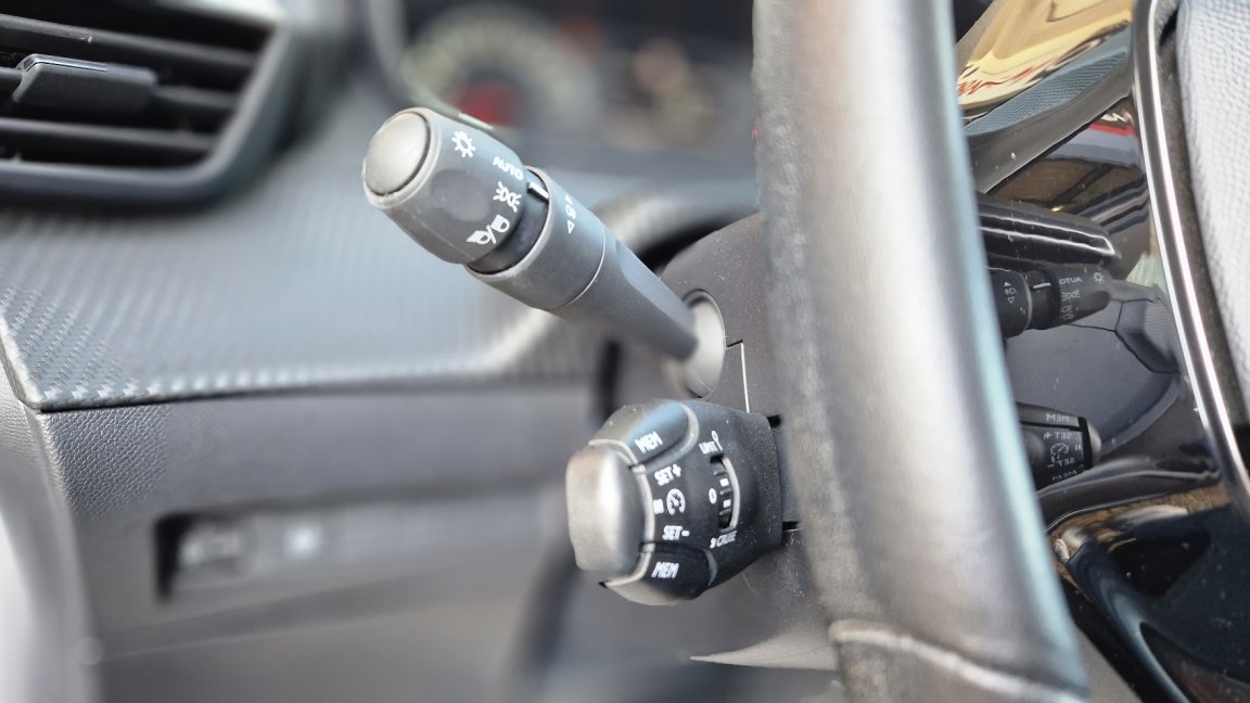 Peugeot 208 - Photo 40