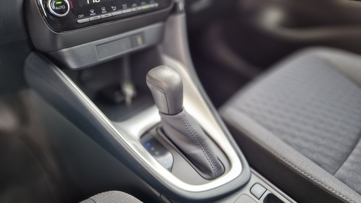 Toyota Yaris - Photo 11