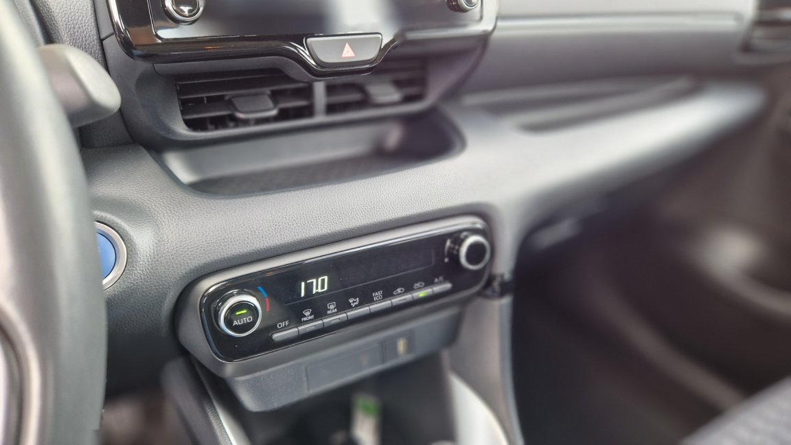 Toyota Yaris - Photo 17