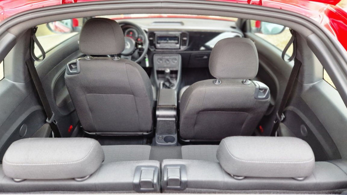 Volkswagen Beetle - Photo 13