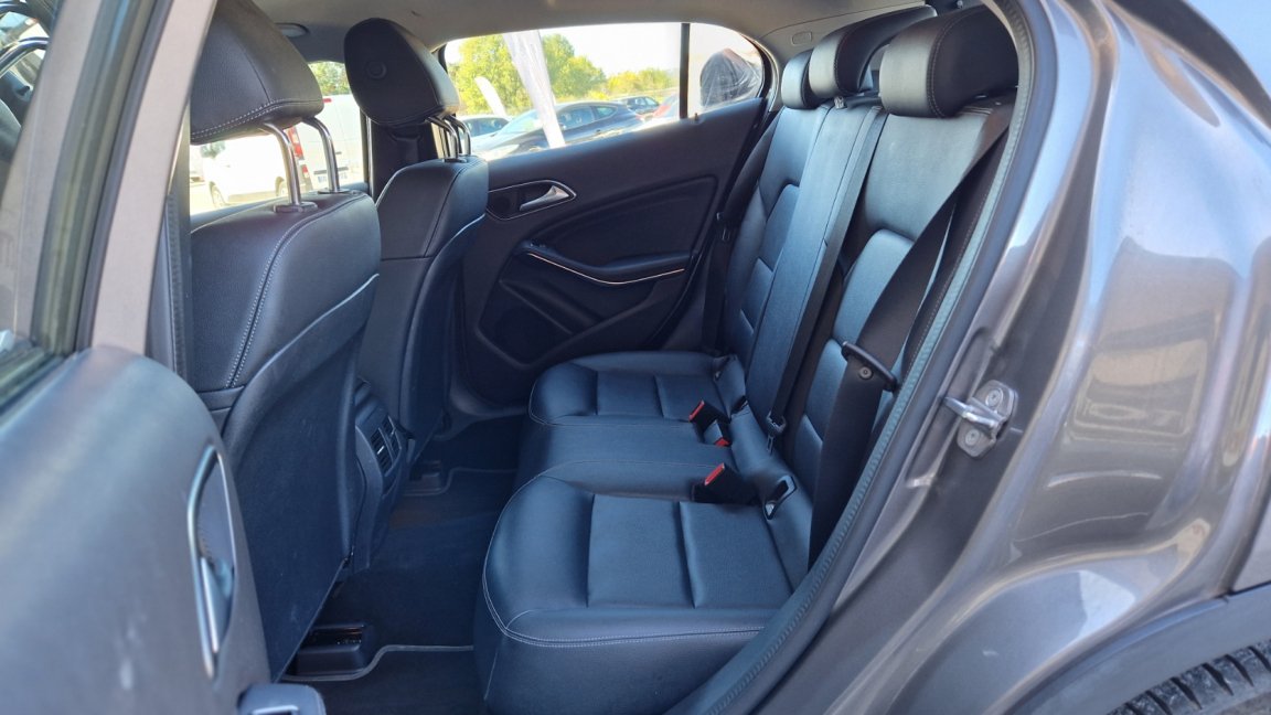 Mercedes Gla - Photo 23