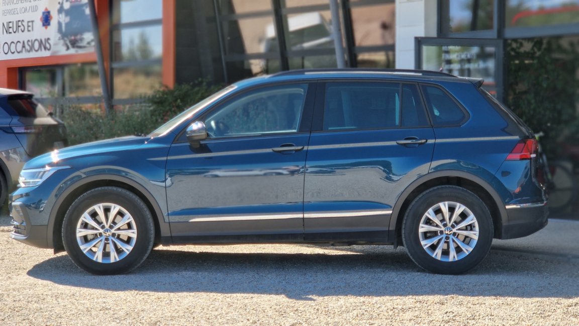 Volkswagen Tiguan - Photo 2