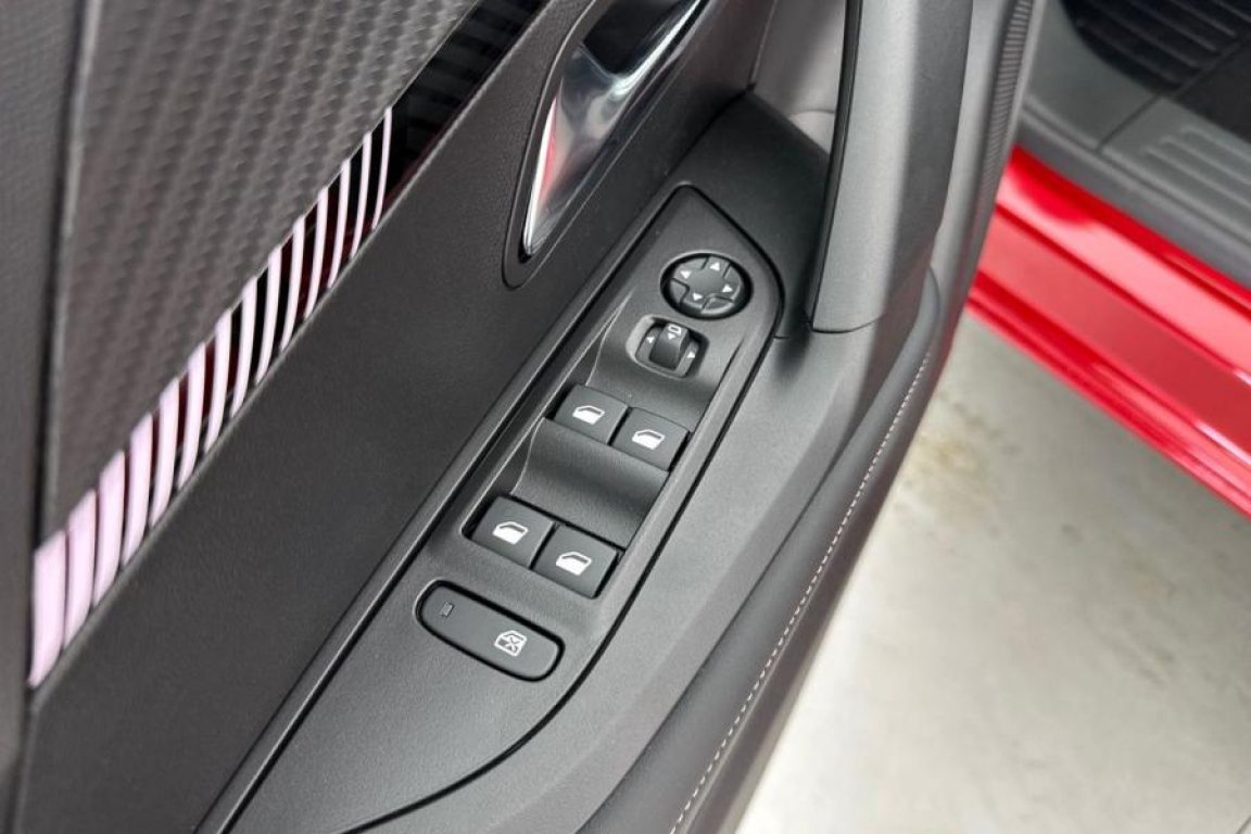 Peugeot 2008 - Photo 6