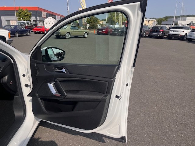 Peugeot 308 - Photo 24