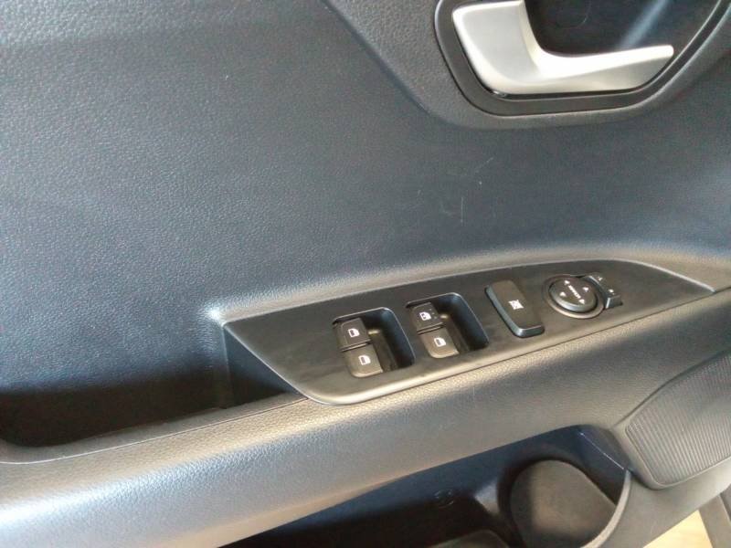 Kia Stonic - Photo 23