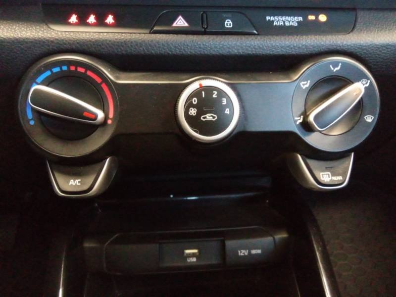 Kia Stonic - Photo 26