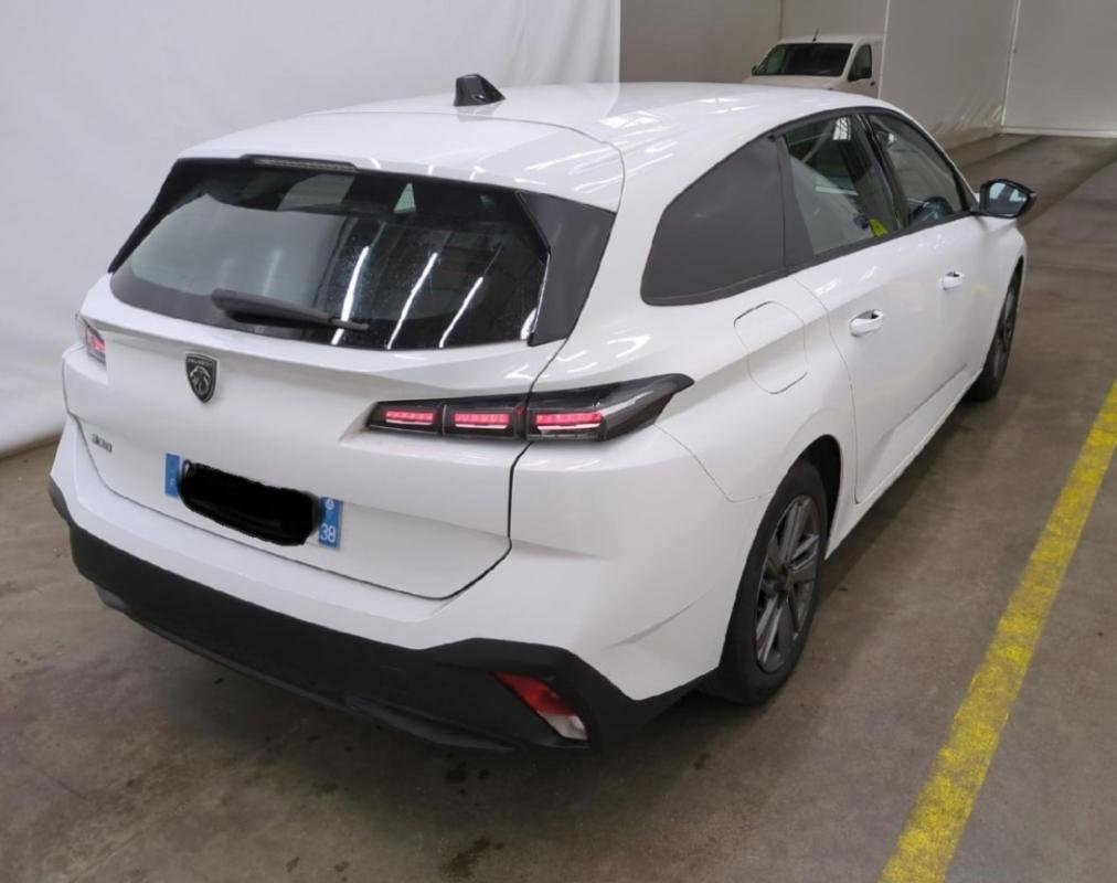 Peugeot 308 SW - Photo 2
