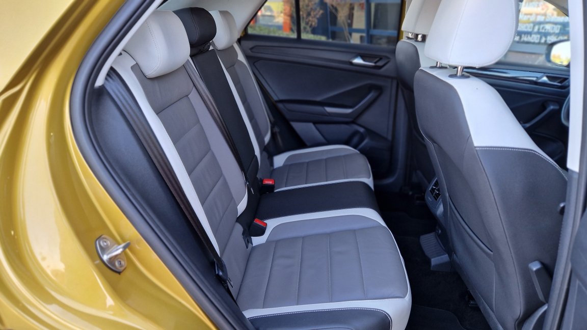 Volkswagen T-Roc - Photo 16