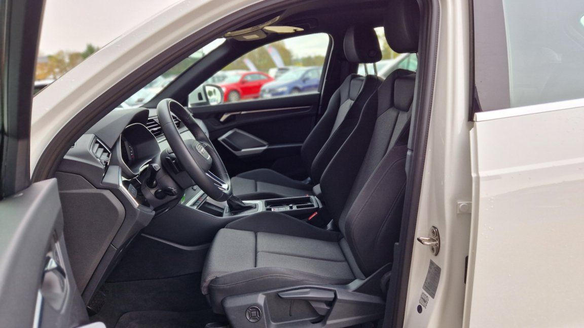 Audi Q3 - Photo 19