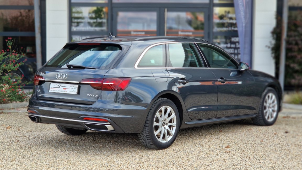 Audi A4 Avant - Photo 9