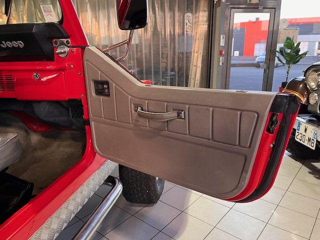 Jeep CJ - Photo 13