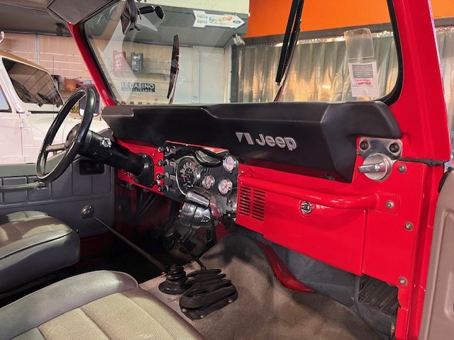 Jeep CJ - Photo 14