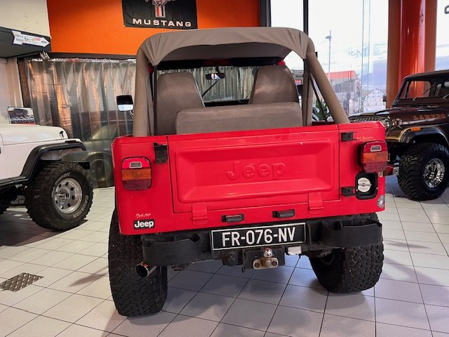 Jeep CJ - Photo 8