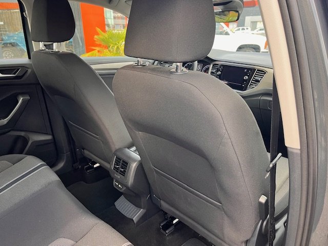 Volkswagen T-Roc - Photo 23