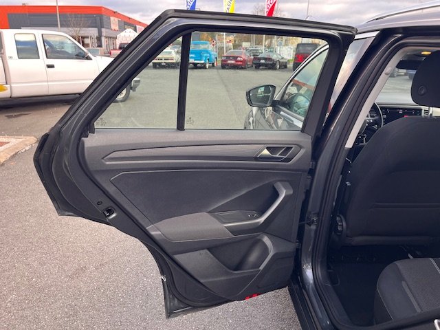 Volkswagen T-Roc - Photo 27