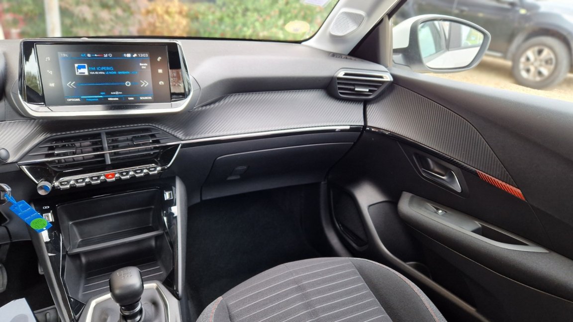 Peugeot 208 - Photo 41
