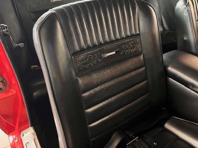 Ford Mustang - Photo 12