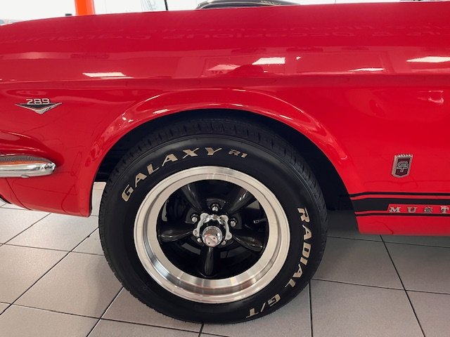 Ford Mustang - Photo 16