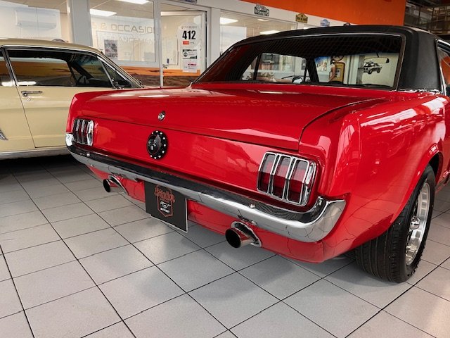 Ford Mustang - Photo 22
