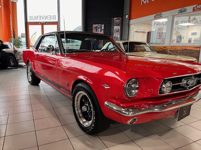 Ford Mustang - Photo 5