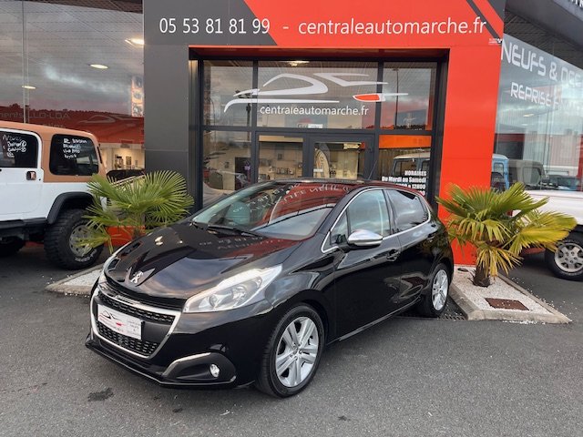 Peugeot 208 - Photo 1