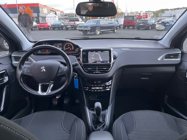 Peugeot 208 - Photo 16