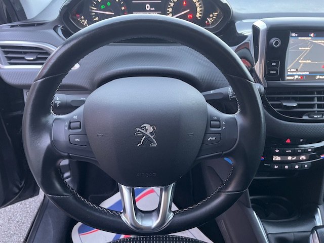 Peugeot 208 - Photo 18