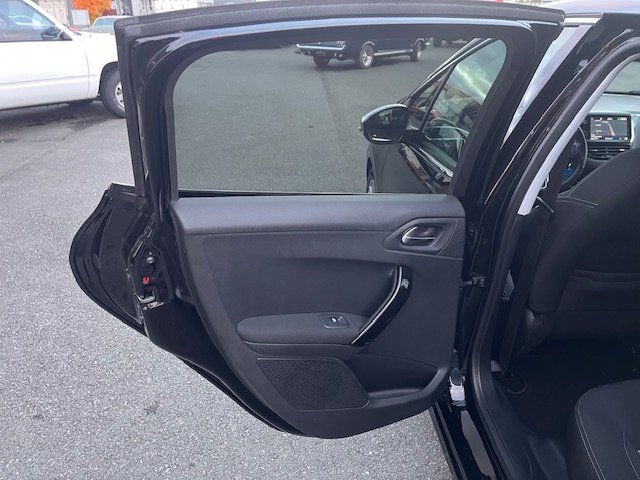 Peugeot 208 - Photo 27