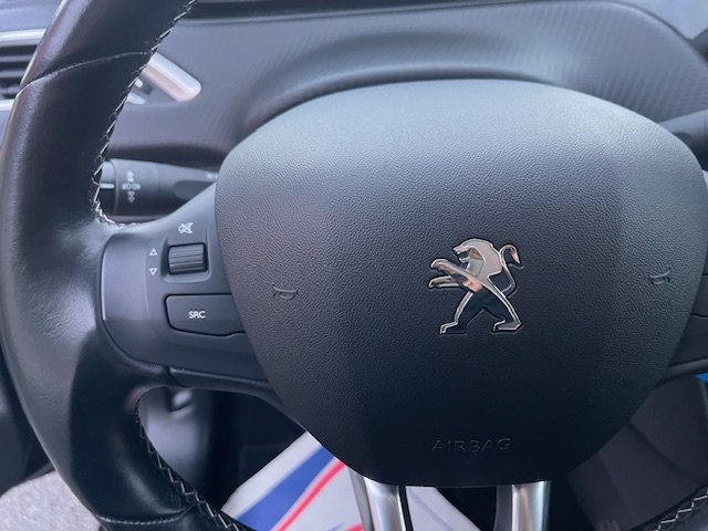Peugeot 208 - Photo 43
