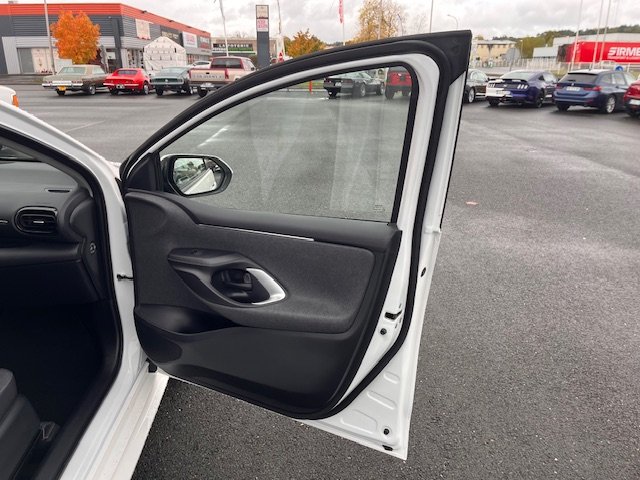 Toyota Yaris - Photo 29