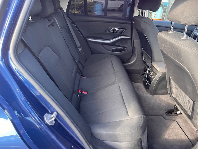 BMW 318d - Photo 11