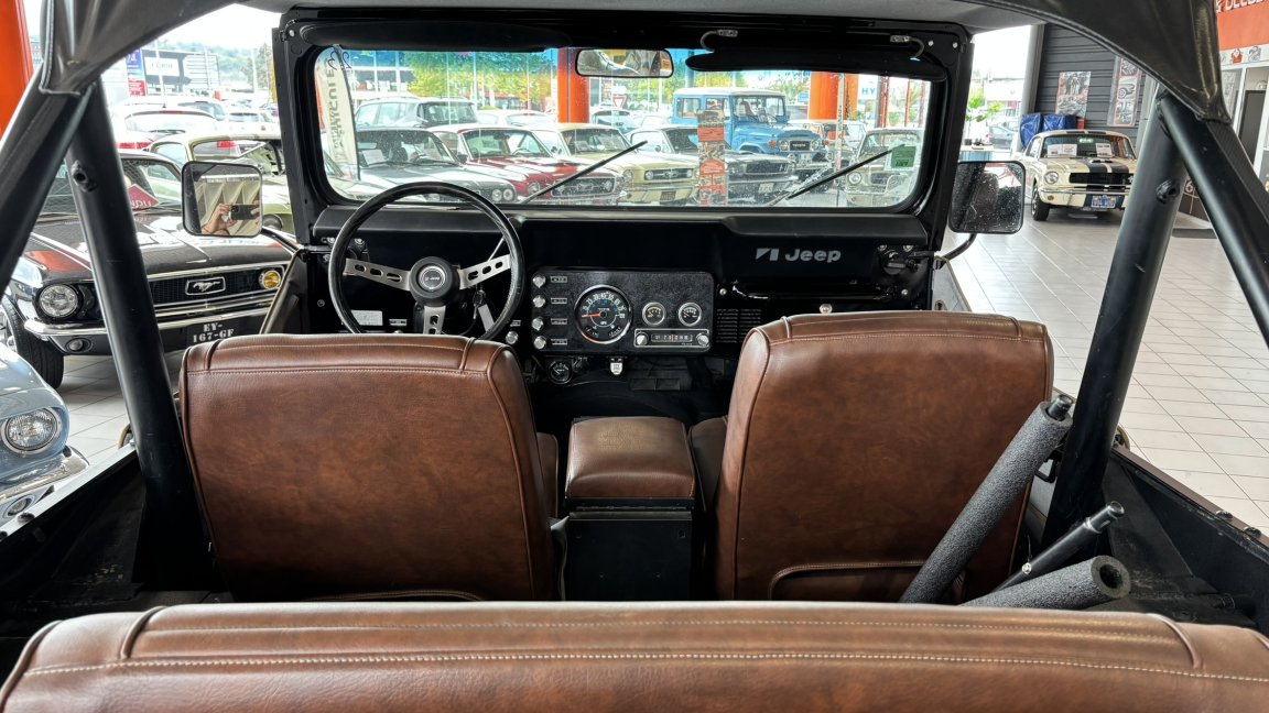 Jeep CJ - Photo 14