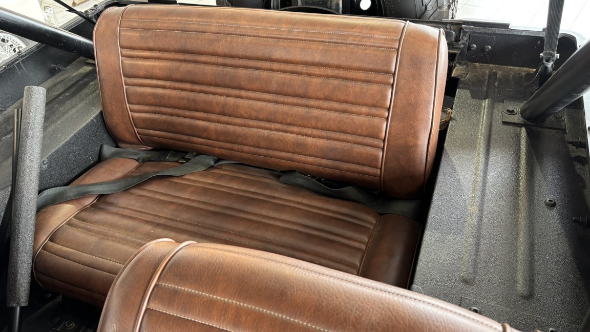 Jeep CJ - Photo 16