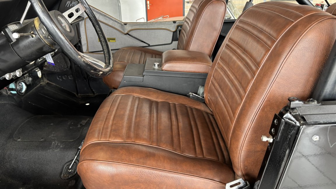 Jeep CJ - Photo 17