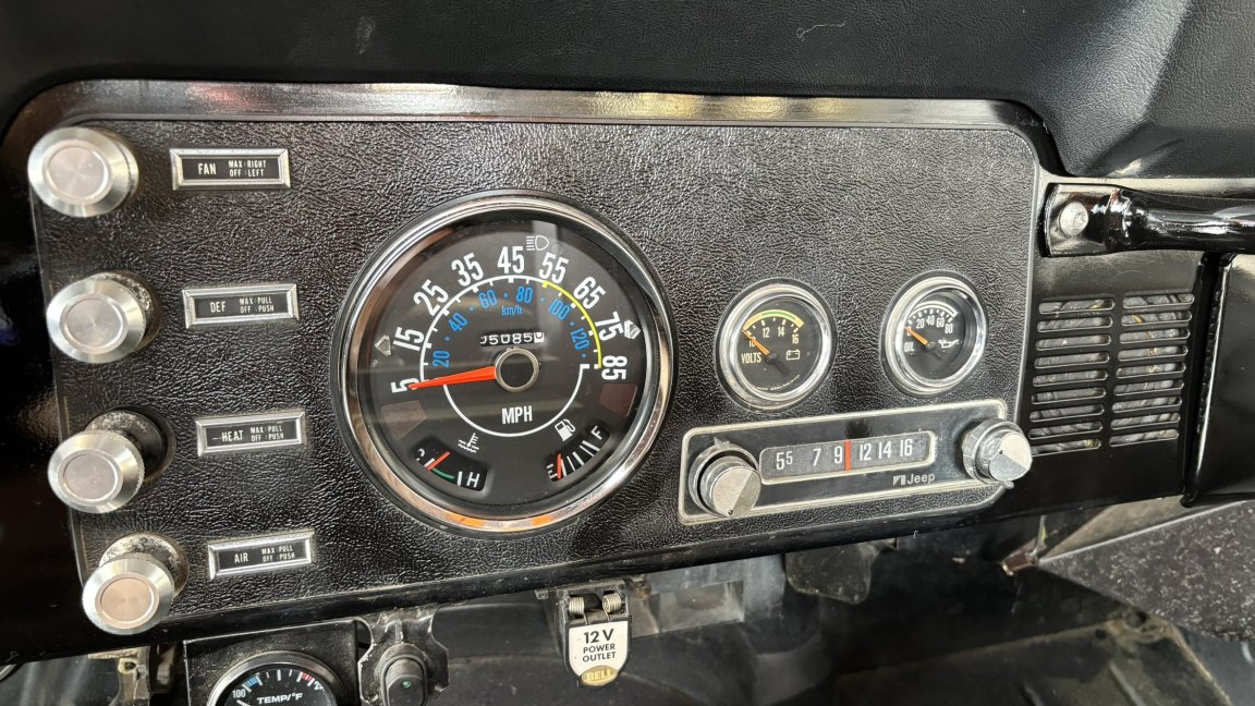 Jeep CJ - Photo 10