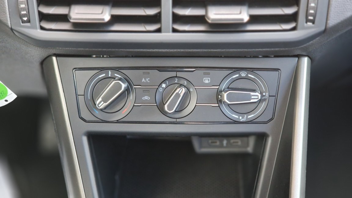 Volkswagen Polo - Photo 36