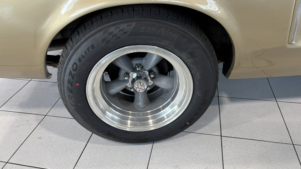 Ford Mustang - Photo 17