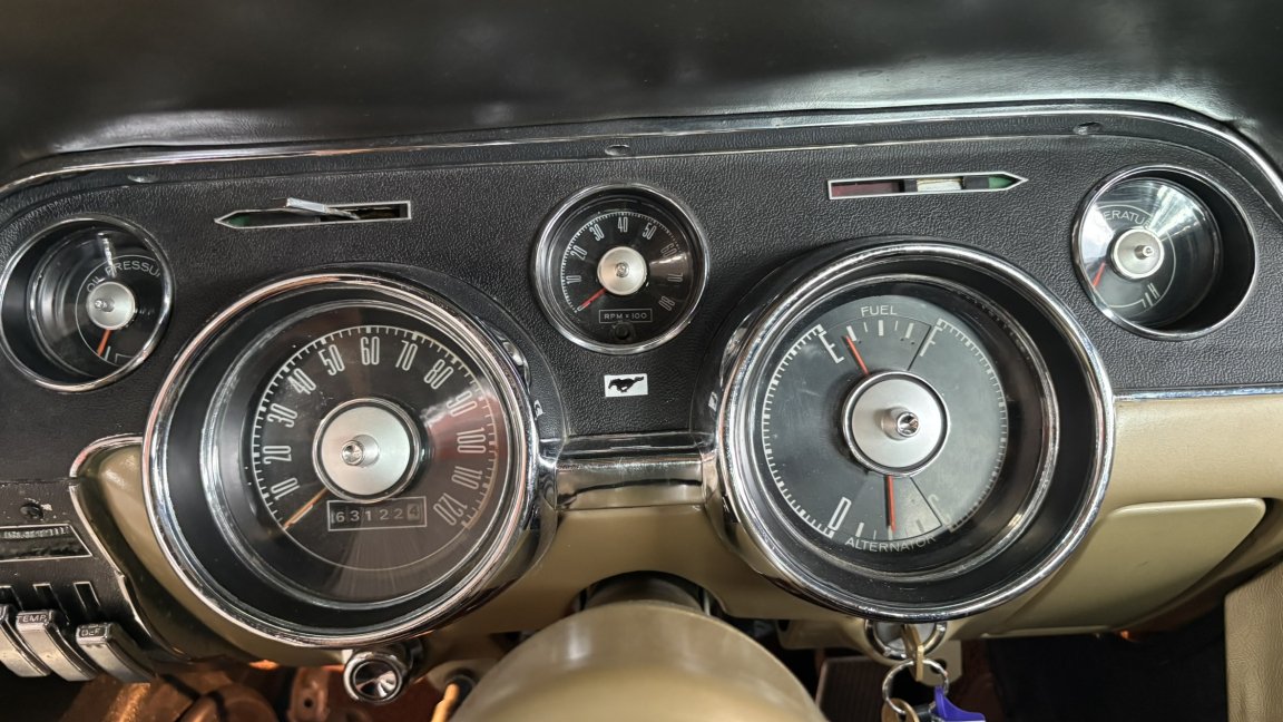 Ford Mustang - Photo 5