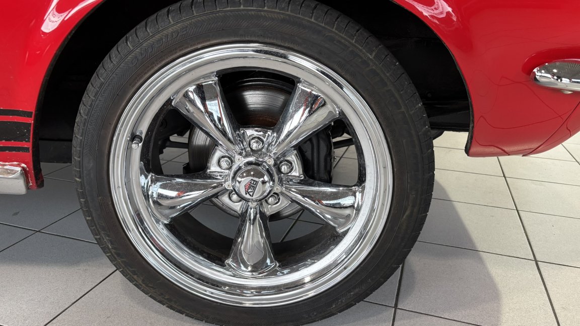 Ford Mustang - Photo 18
