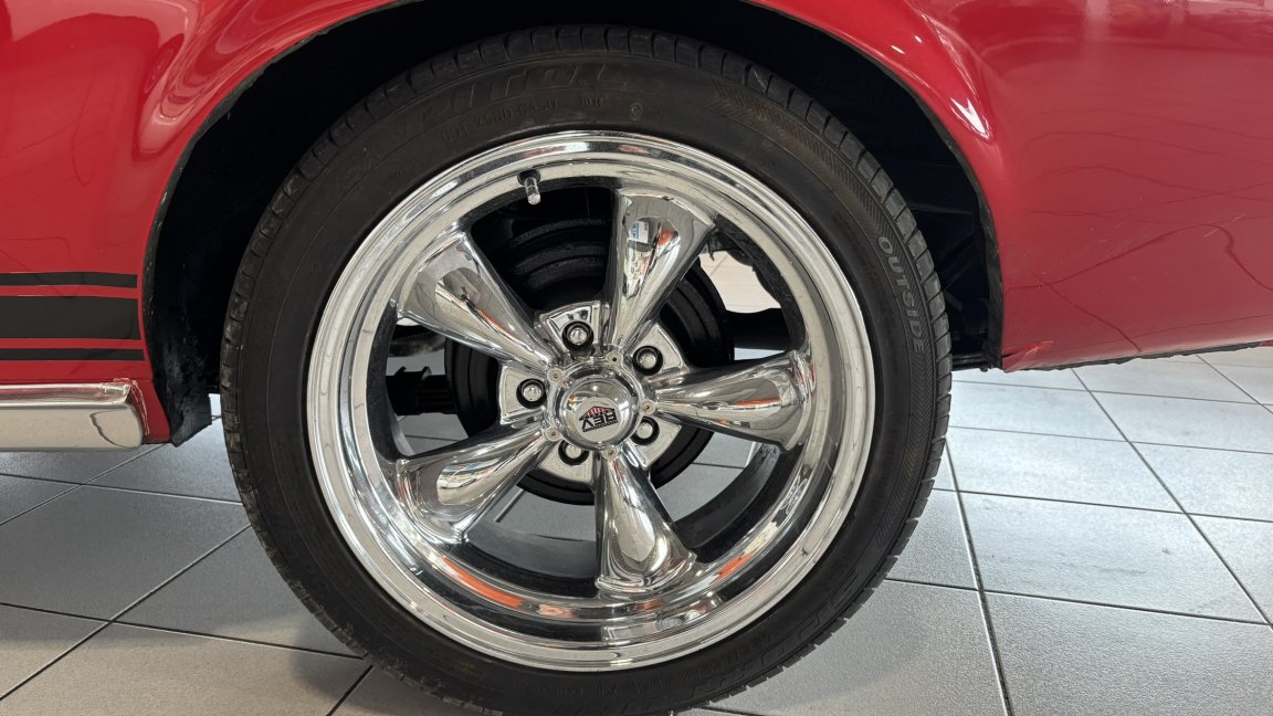 Ford Mustang - Photo 19