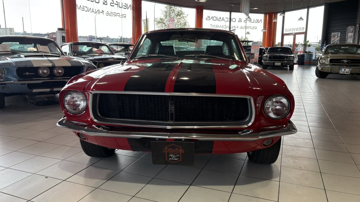 Ford Mustang - Photo 9