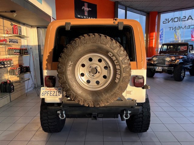 Jeep Wrangler - Photo 12